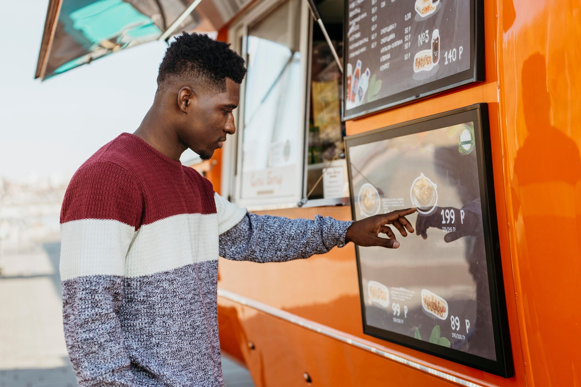 Should Your Restaurant Use an Ordering Kiosk?